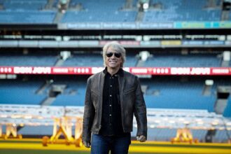 Jon Bon Jovi Forced to End Concert Early After Troubling Health Setback