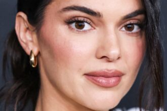 Kendall Jenner Squatting In G-String Bikini Told ‘We Have Toilets For That’