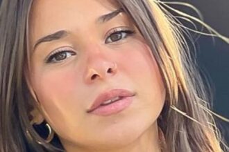 Sophie Rain Walking In Bikini And Heels Challenged Over Her ‘Virginity’