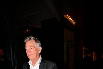 David Foster Would ‘Never Snub’ Meghan Markle Despite Awkward Viral Clip