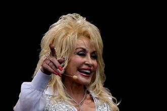 Dolly Parton’s Funniest Quotes Prove Nobody Could Roast Her Better Than Herself