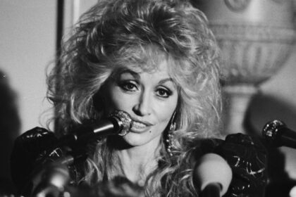 Dolly Parton’s Throwbacks Revive The ‘Jolene’ Mystery