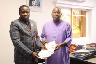EFCC returns N125m recovered from alleged land fraud suspect to Lagos businessman