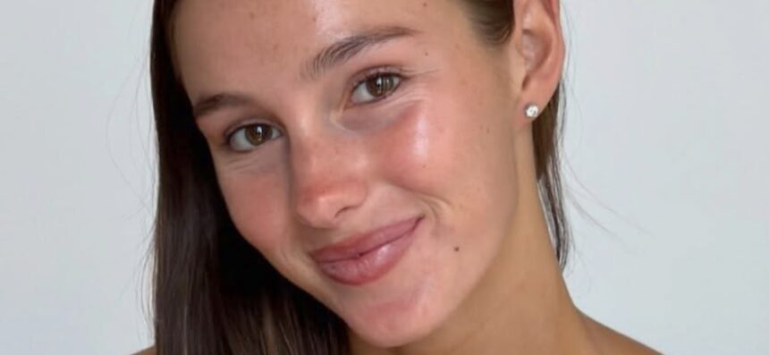 Ella Alexandra Shows How Adjusting String Bikini ‘Isn’t Easy To Do’