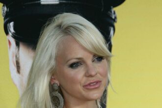 Fans Praise Anna Faris, Blame Chris Pratt For Son’s Beliefs