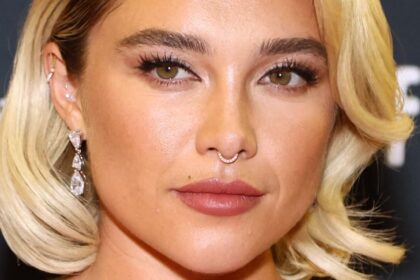 Florence Pugh Bending Over In Skimpy Bikini Shows Junk In The Trunk