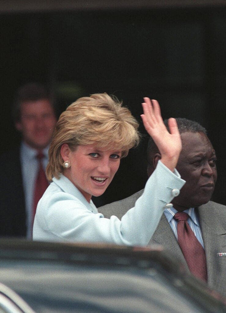 Meghan Markle Channels Diana With Late Princess’ Earrings On Date Night With Harry