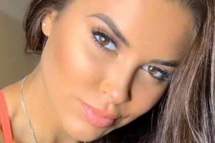 Rachel Bush In G-String Swimsuit Shows Junk In The Trunk