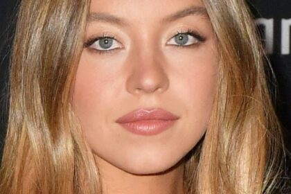 Sydney Sweeney Looks ‘So Hot’ Outdoors In String Bikini With Wet Hair