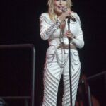 Taylor Swift Makes Heartbreaking Admission After Dolly Parton’s Death