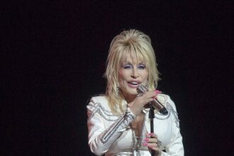 Taylor Swift Makes Heartbreaking Admission After Dolly Parton’s Death