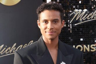 Will Smith’s Costar Aunjanue Ellis Weighs In On Chris Rock Oscar Slap