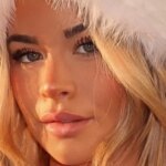 Emily Elizabeth In Beige Bikini Told They're 'Impressively Huge'