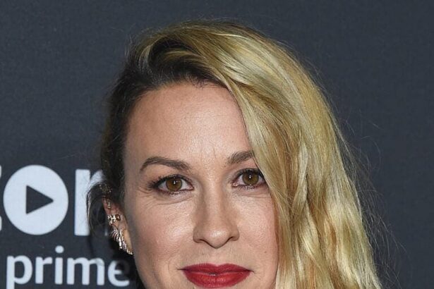 Alanis Morissette Slams Another Ex-Manager With A Scathing Lawsuit