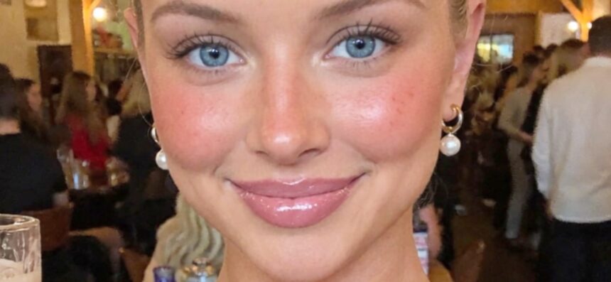 Amber Bexley In Plunging String Bikini ‘Stacked Like Buttermilk Pancakes’
