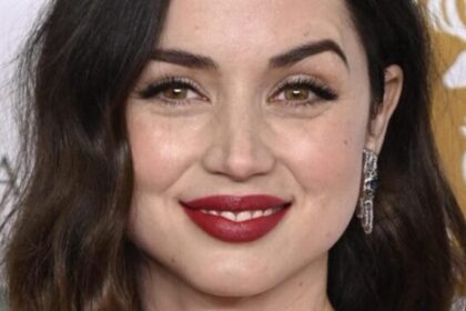 Ana de Armas Doing Dishes Fully Topless Clocks 34 Million Views