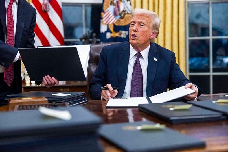Donald Trump’s Weight Gain Faces Scrutiny Over ‘Strong Risk Factor’ As Alarmed Doctors Urge Him To Eat Healthier